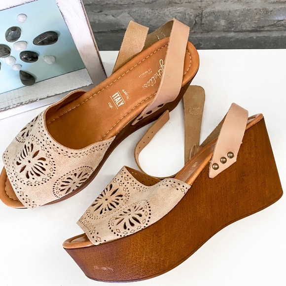 Seychelles Italian Suede Cut Out Wedge Sandals 8 - Picture 1 of 7